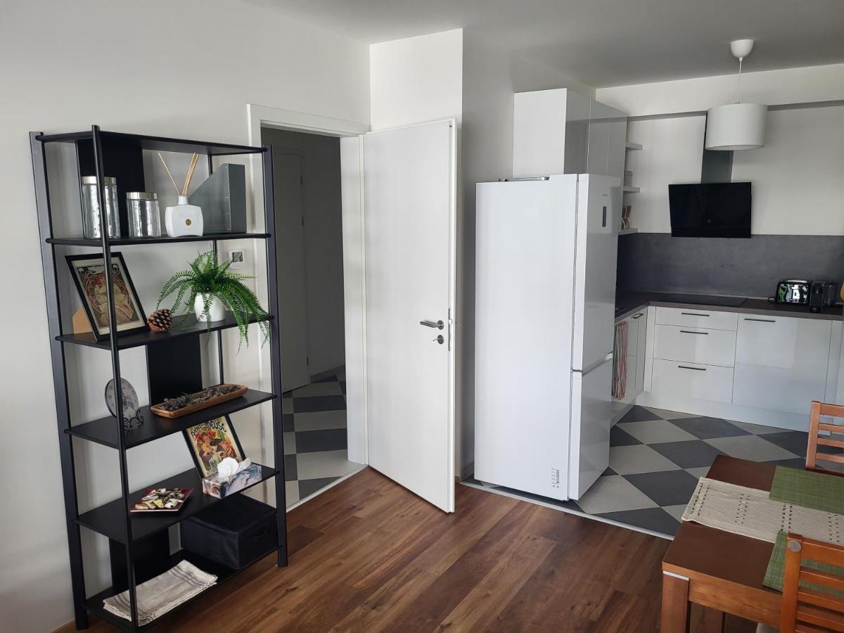 New Apartment In Karlin, Praha 8, Close To Center Luaran gambar