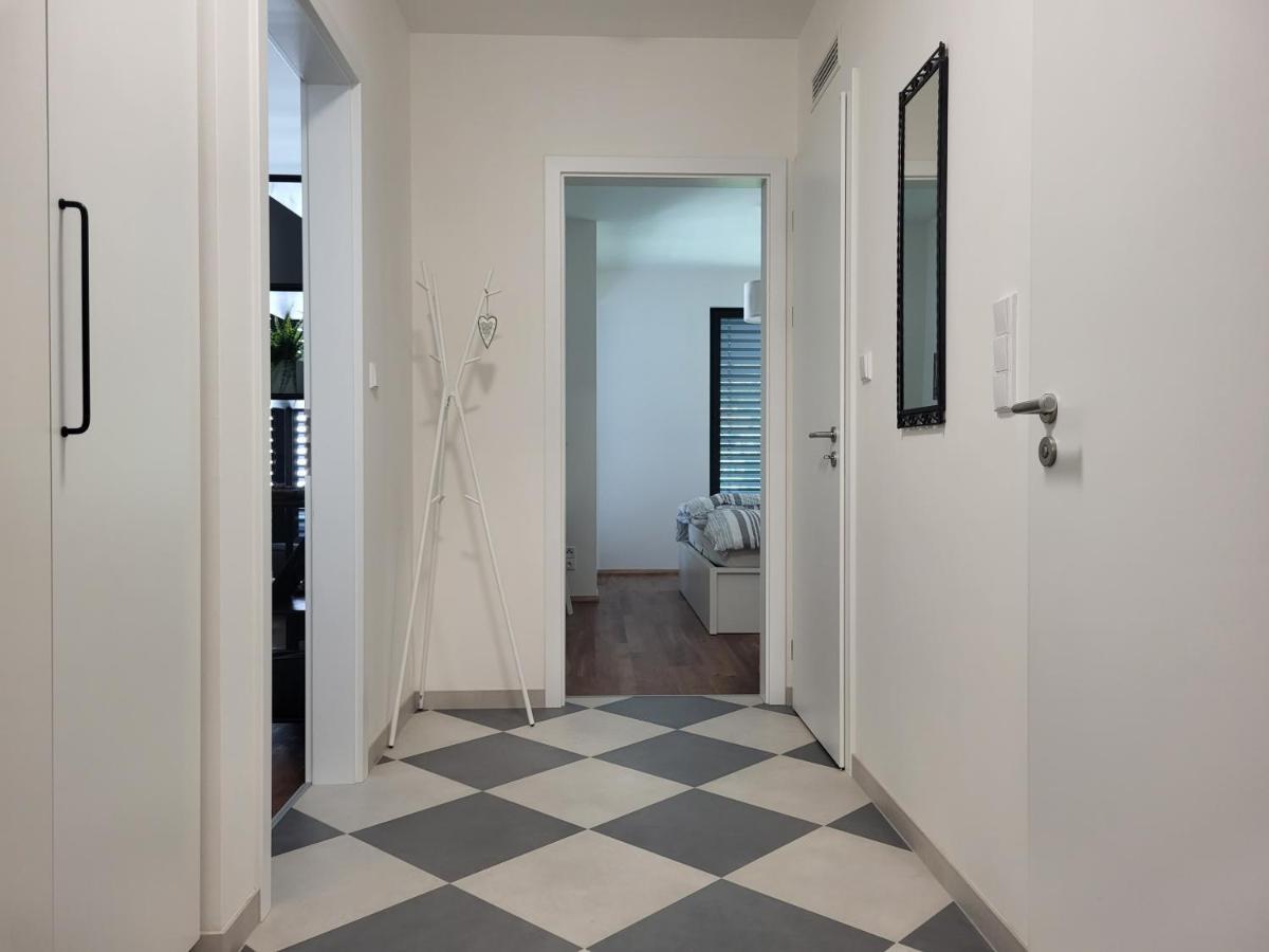 New Apartment In Karlin, Praha 8, Close To Center Luaran gambar